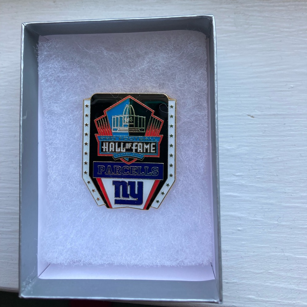 NY Giants Bill Parcells commemorative Hall of Fame pin 2013 New in Box. Gift!!!